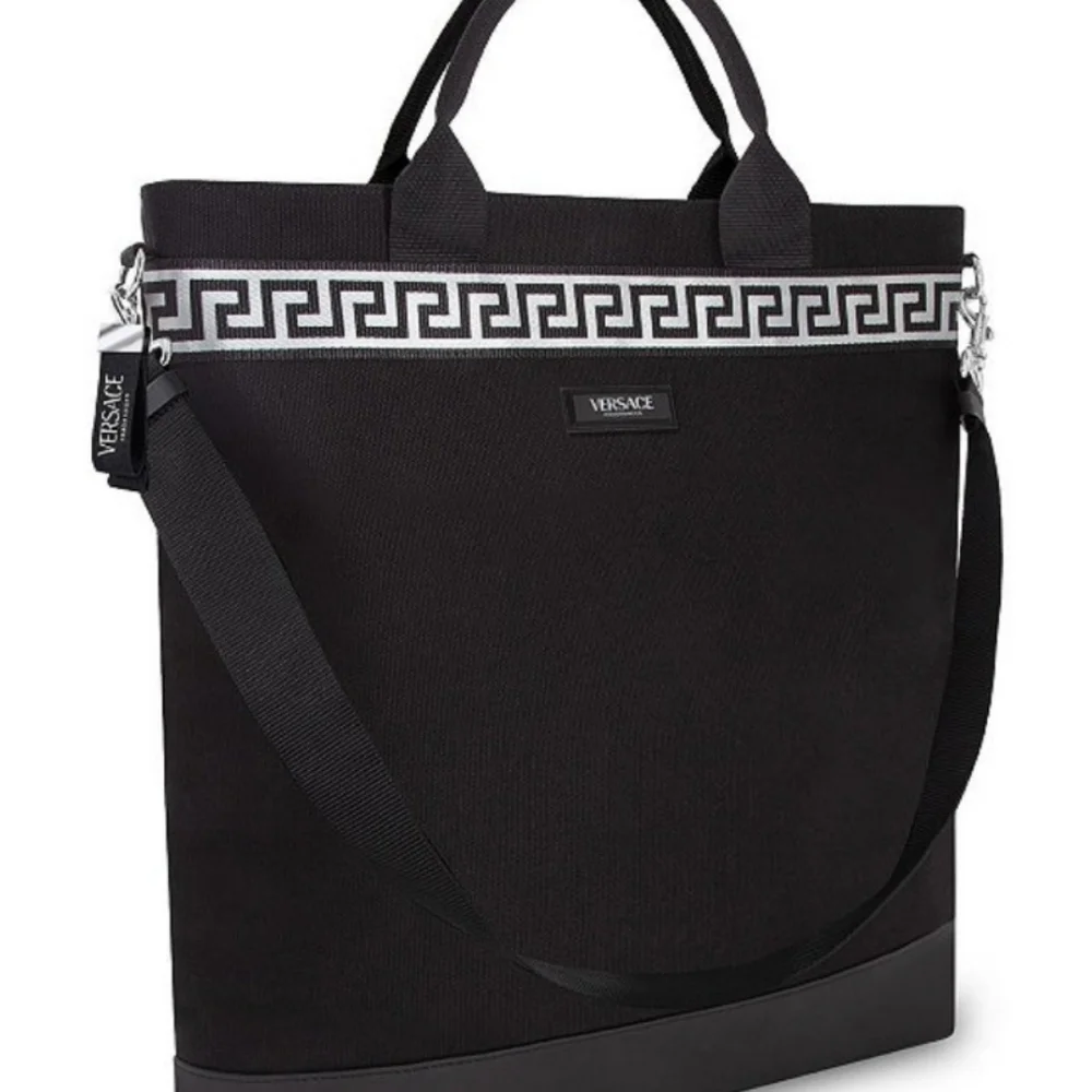 Versace - Picture 2 of 12